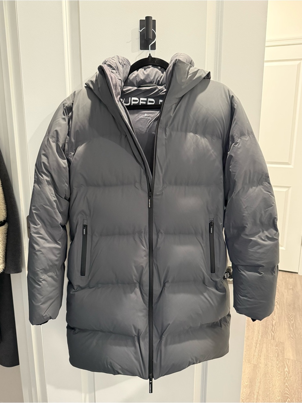 Aritzia Super Puff₂O Waterproof Puffer Jacket – Grey – Size Small – BRAND NEW